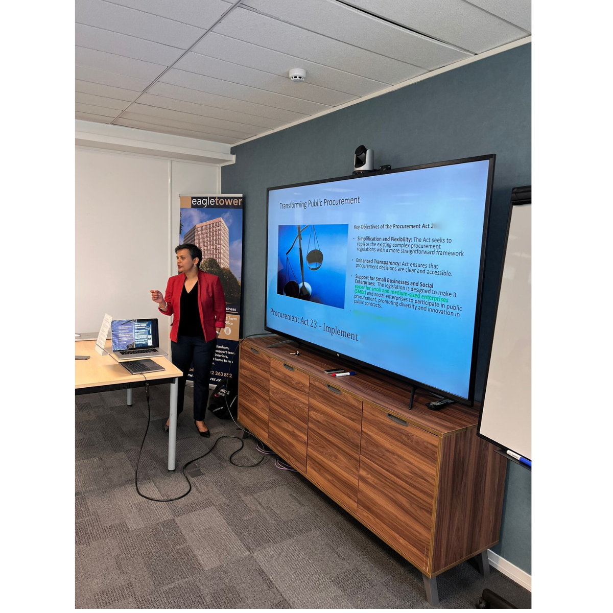Priti Diniz delivering a Procurement Act 2023 industry briefing
